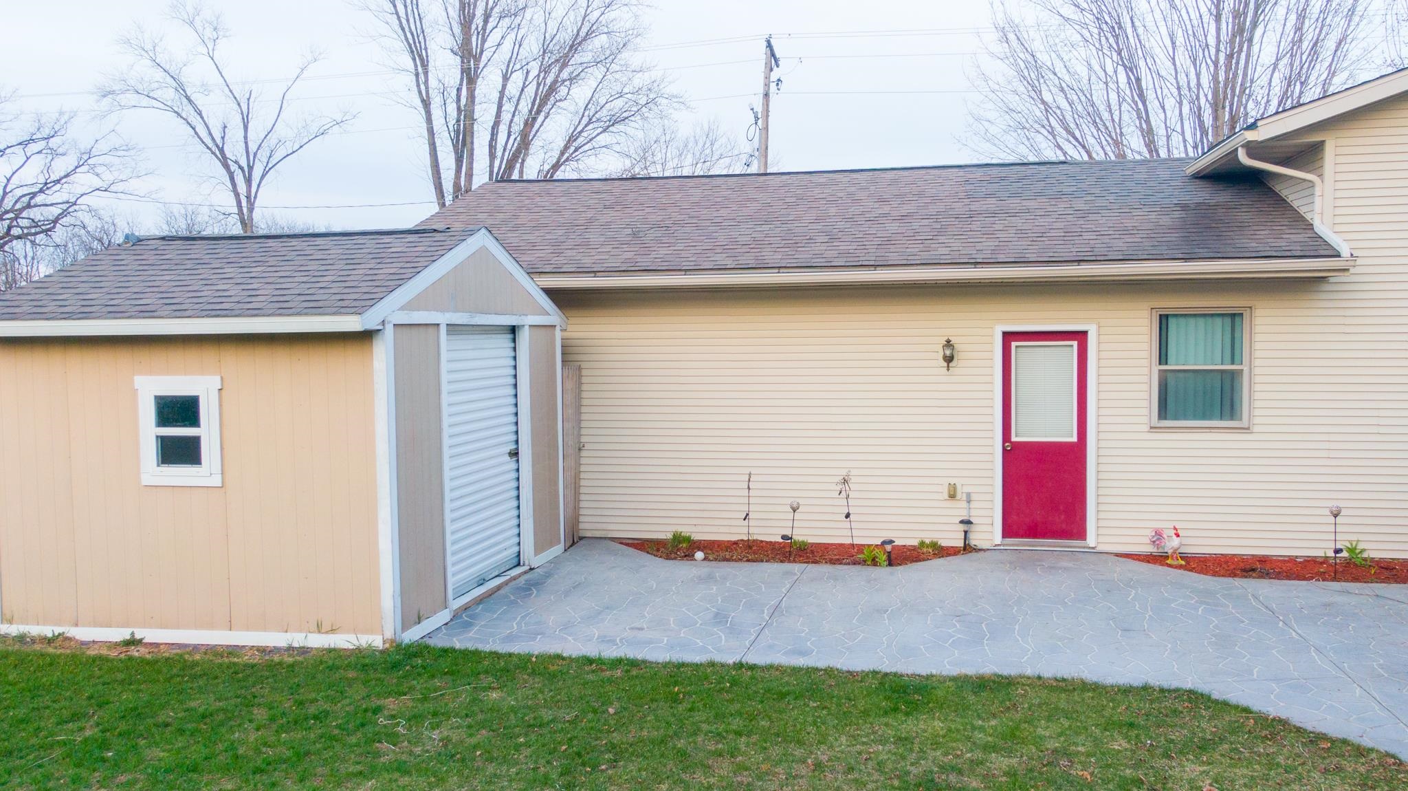 303 North Summit Street Albany, WI 53502 - Photo 27 of 32