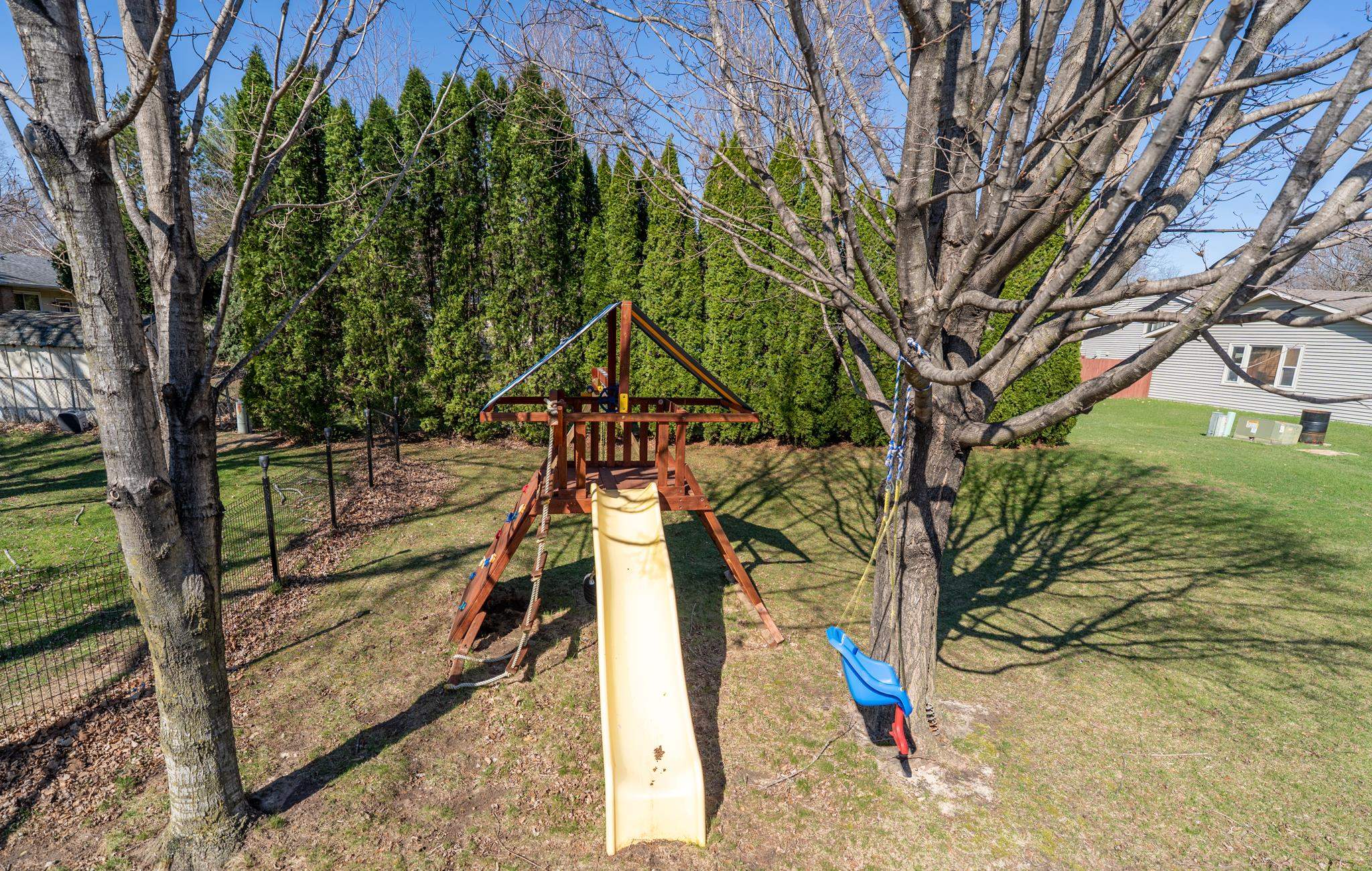 303 North Summit Street Albany, WI 53502 - Photo 29 of 32