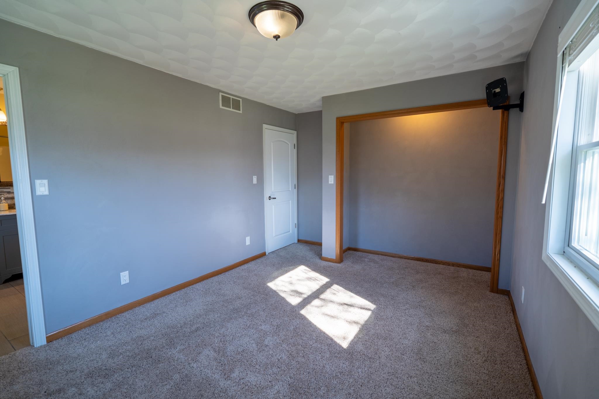 303 North Summit Street Albany, WI 53502 - Photo 8 of 32