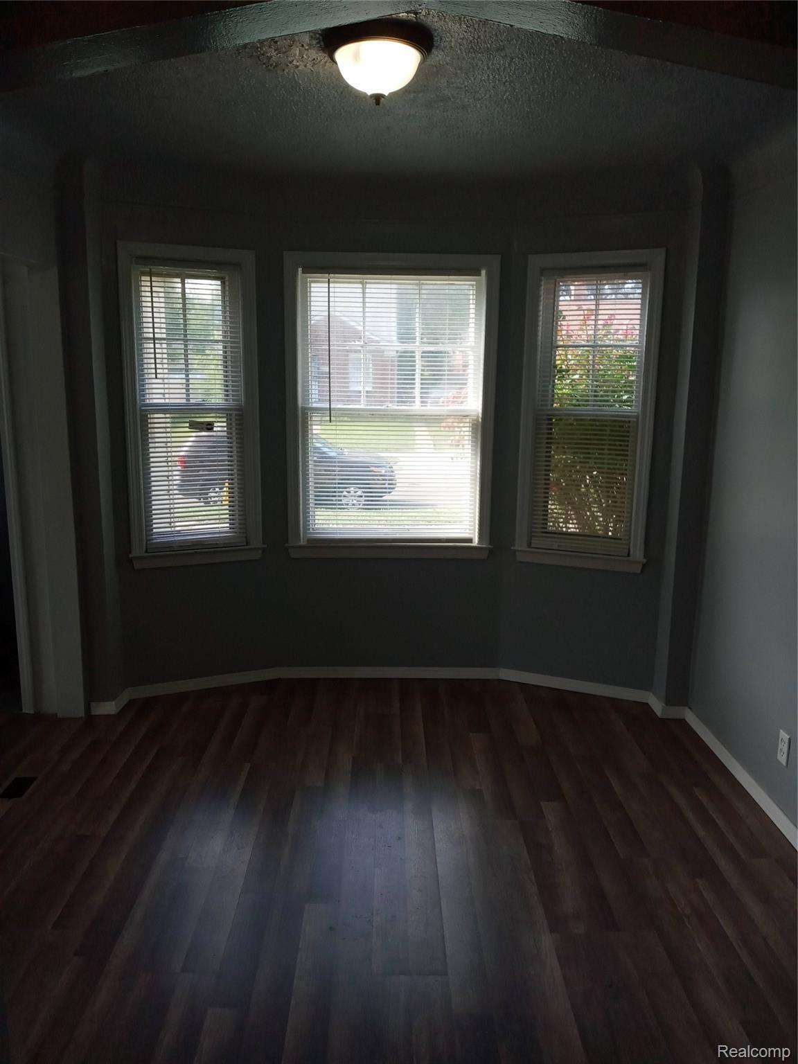 19434 Prairie Street Detroit, MI 48221 - Photo 5 of 14 20201011_142507_HDR.jpg