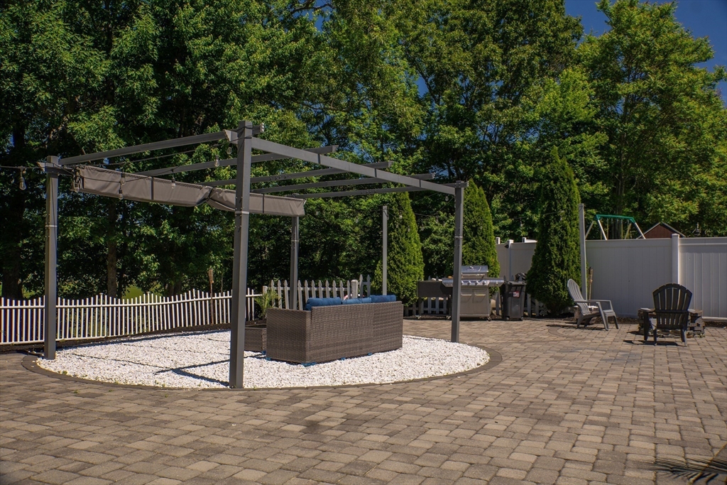 57 Shirley Road Shrewsbury, MA 01545 - Photo 5 of 39