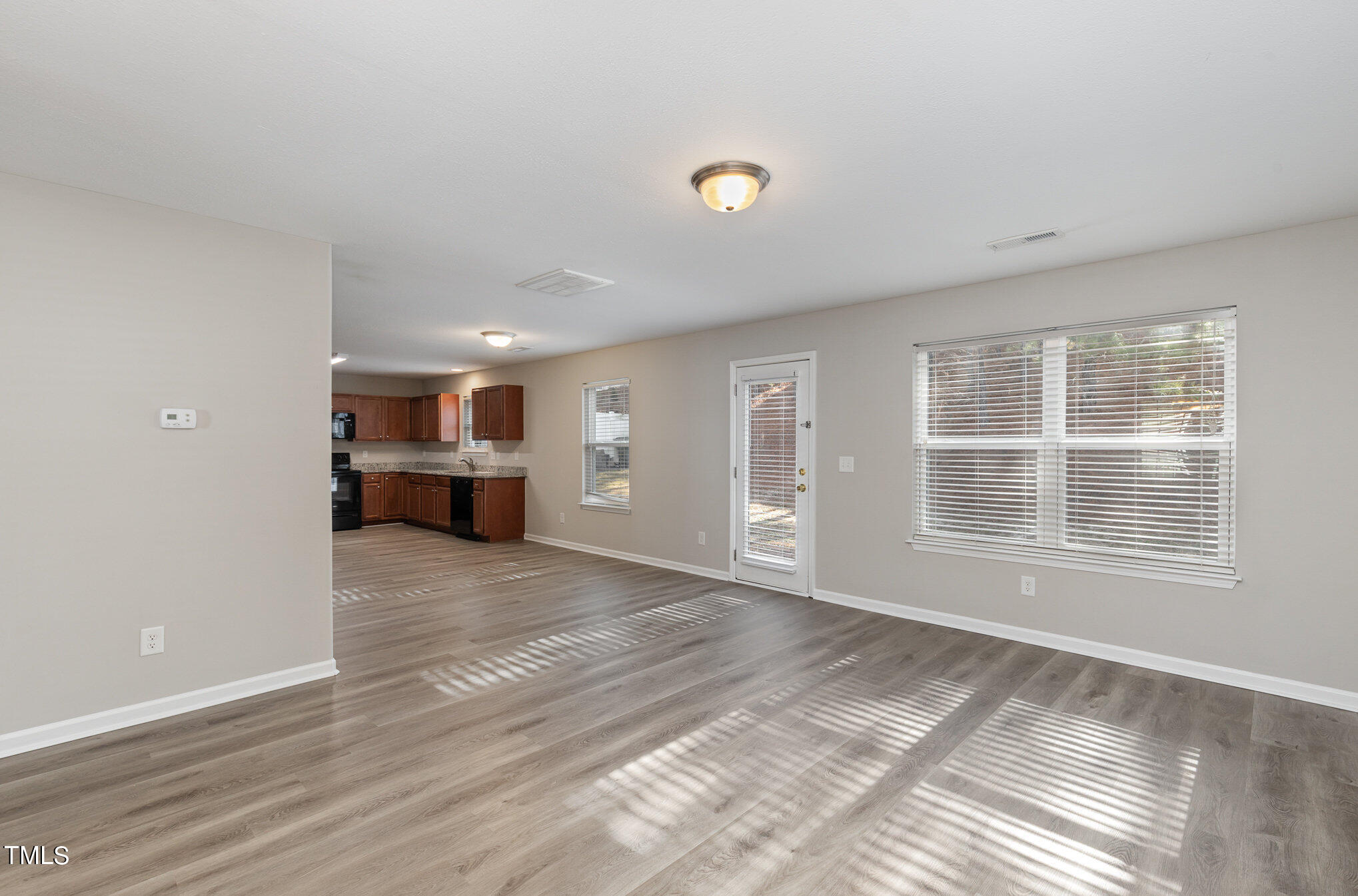 6836 Planting Court Raleigh, NC 27610 - Photo 5 of 38 Living Room