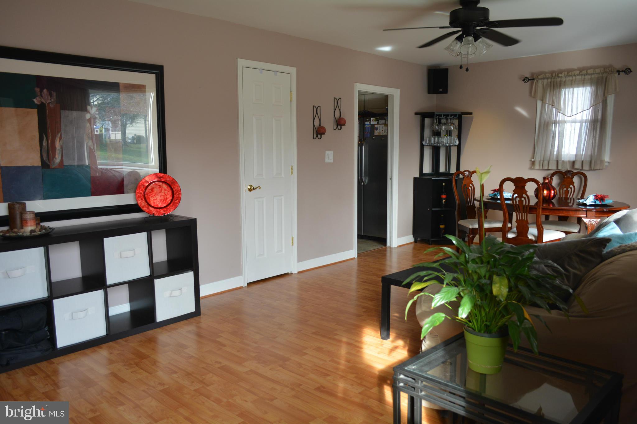 310 Cheddington Road Linthicum Heights, MD 21090 - Photo 7 of 30 Living Room