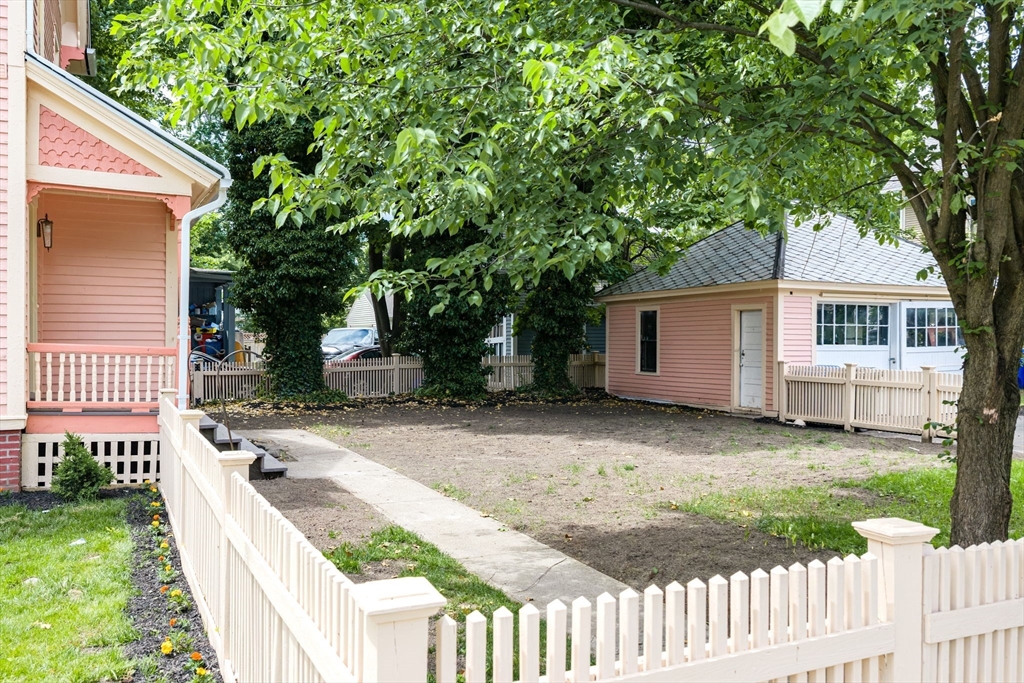 238 Sumner Avenue Springfield, MA 01108 - Photo 33 of 42
