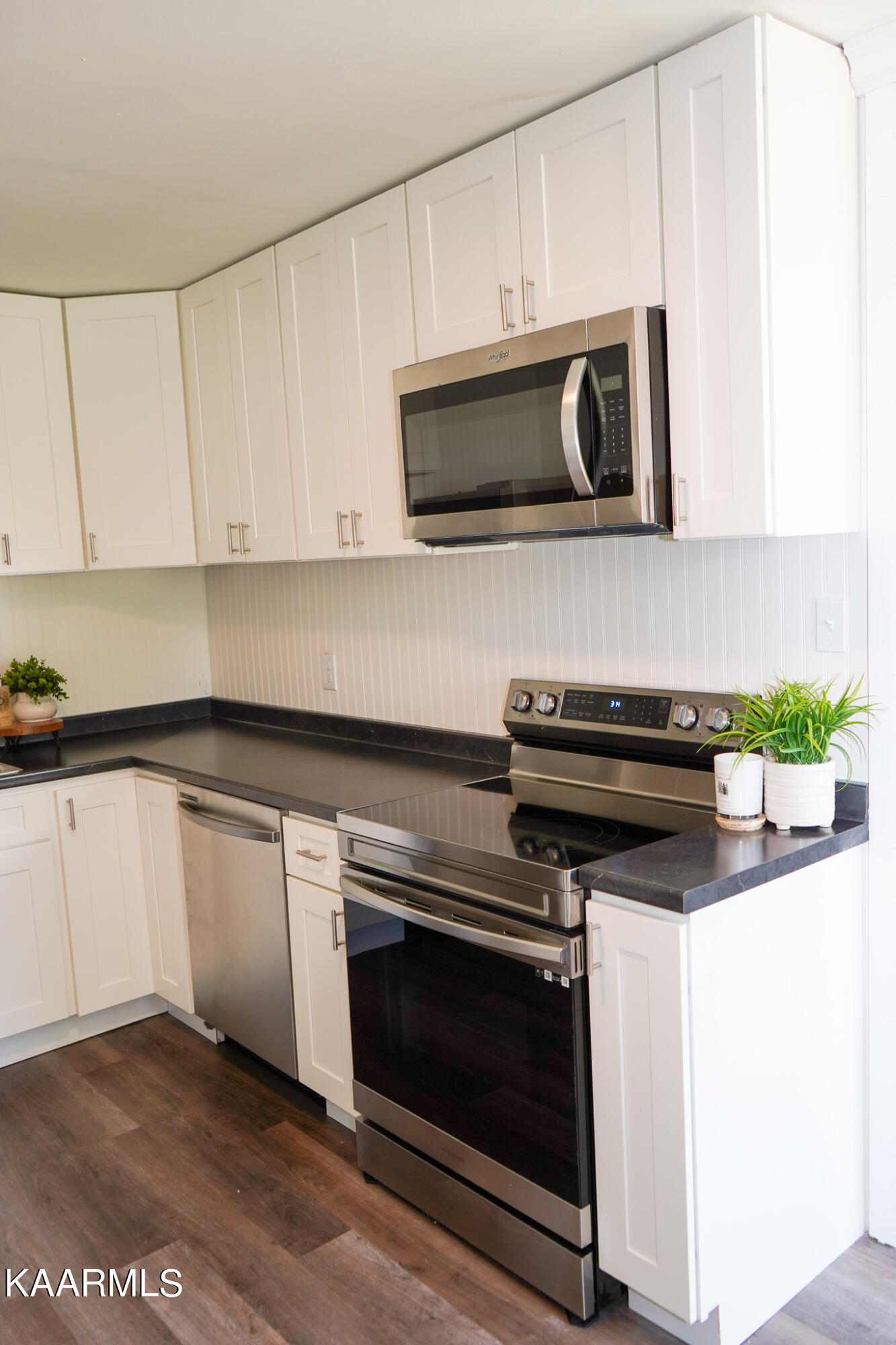 4401 Nicholas Road Northwest Knoxville, TN 37912 - Photo 4 of 16 Kitchen 1