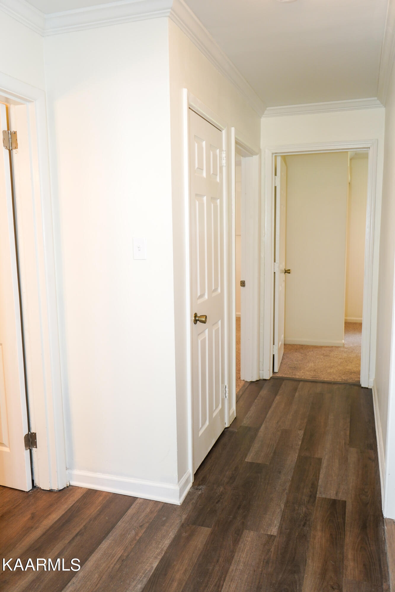 4401 Nicholas Road Northwest Knoxville, TN 37912 - Photo 6 of 16 Hallway