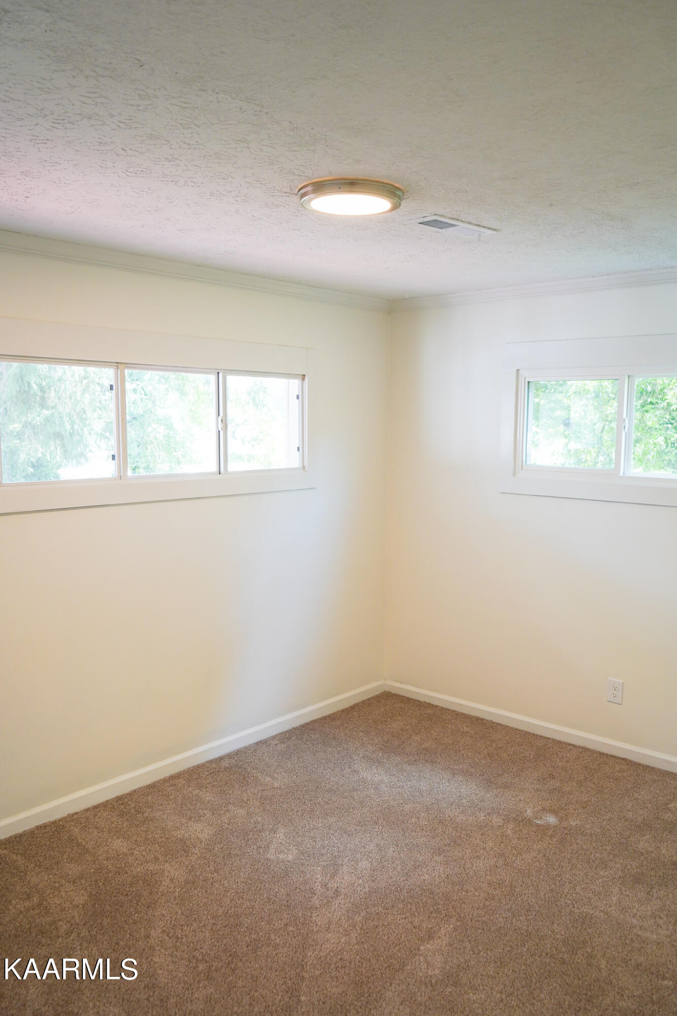 4401 Nicholas Road Northwest Knoxville, TN 37912 - Photo 8 of 16 Bedroom 1