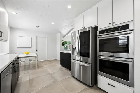 $669,000 | 10618 Bordley Drive, Houston, TX 77042