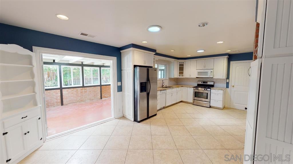 14382 Poway Road Poway, CA 92064 - Photo 3 of 22