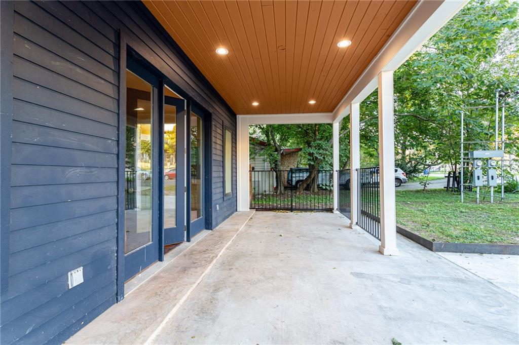 2509 Del Curto Road, Unit B Austin, TX 78704 - Photo 29 of 31 View of patio featuring a porch