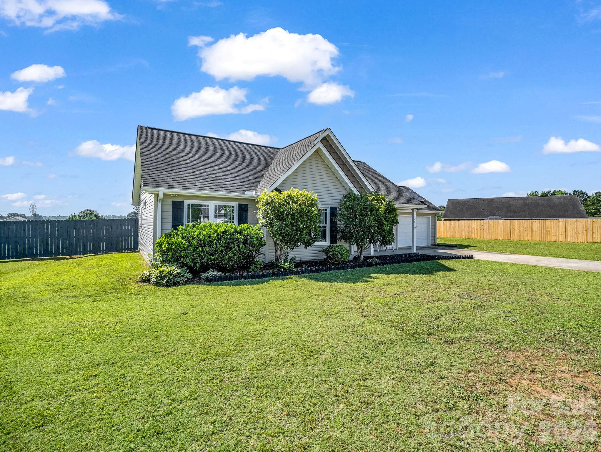 169 Oakbrook Lane Gaffney, SC 29341 - Photo 4 of 43