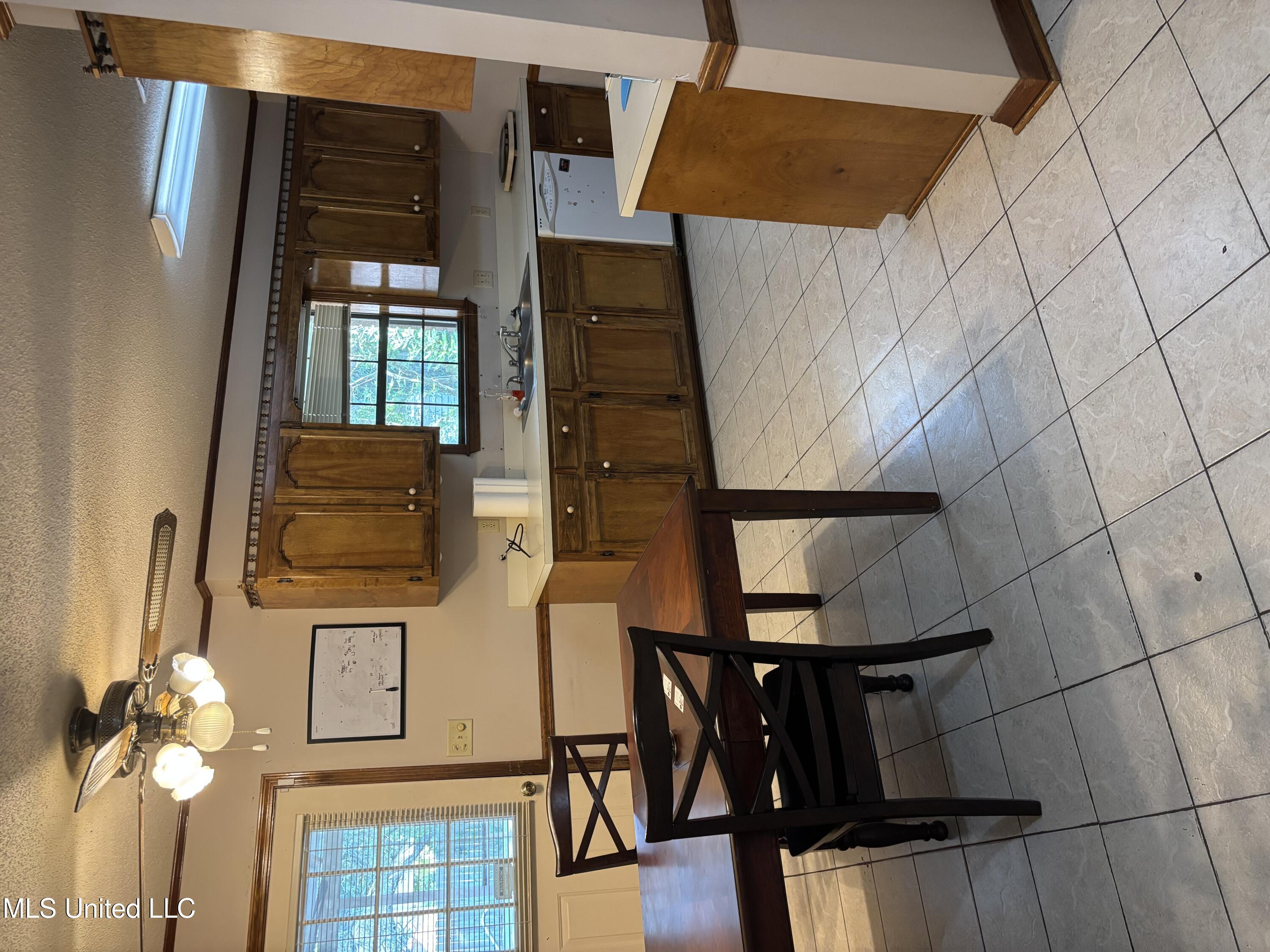 502 Urban Lane Brookhaven, MS 39601 - Photo 9 of 15 IMG_5683