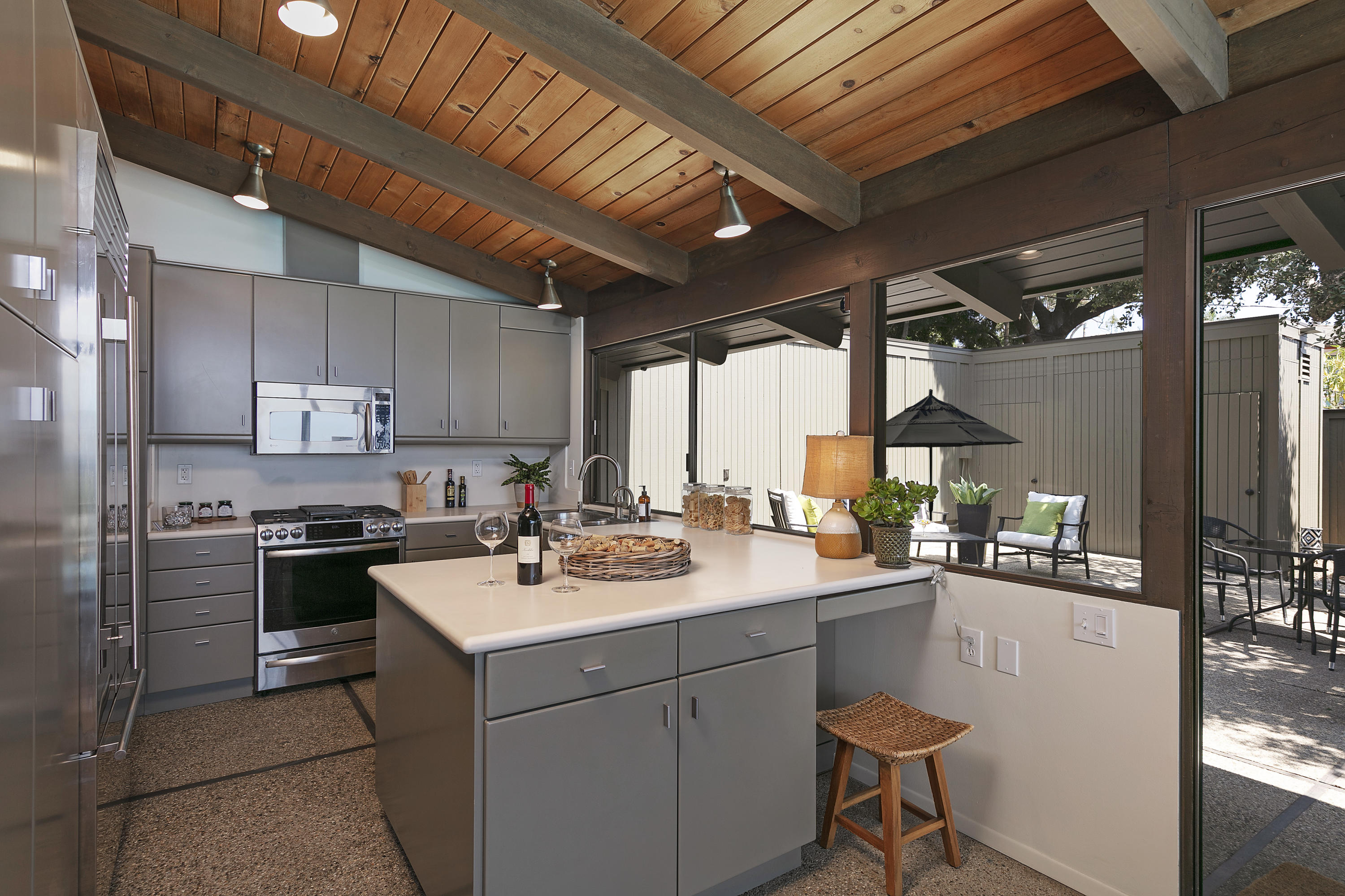 951 Jimeno Road Santa Barbara, CA 93103 - Photo 9 of 25 951Jimeno_09