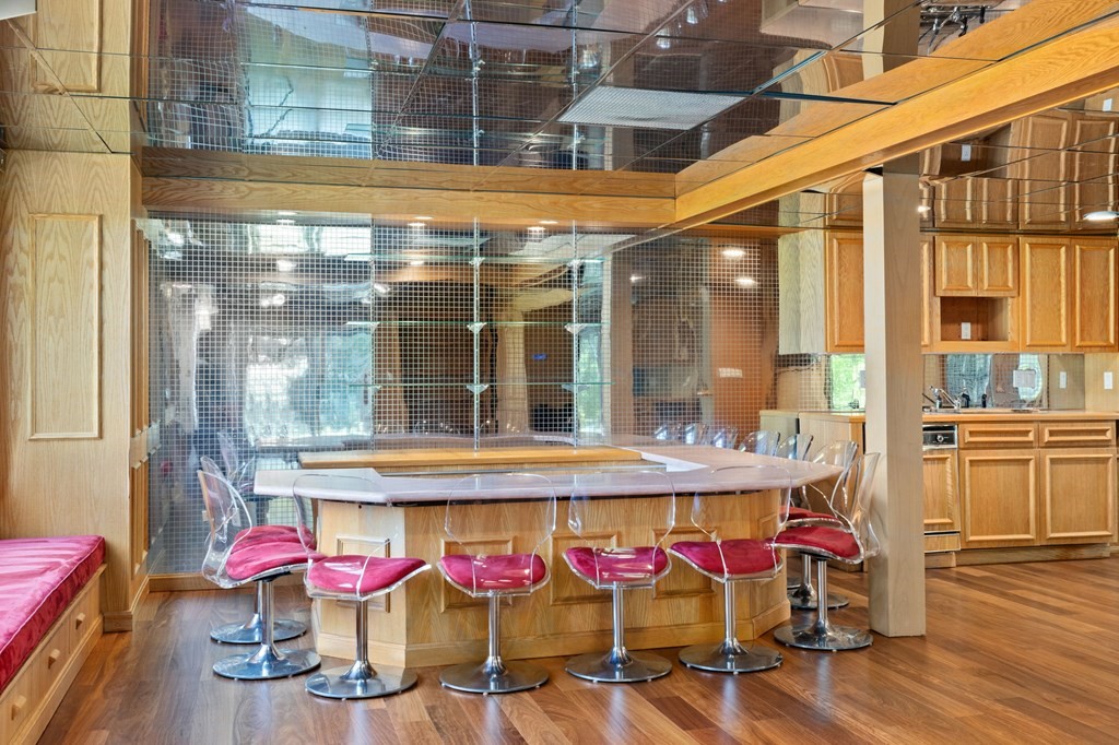 82 Thistle Patch Way, Unit 82 Hingham, MA 02043 - Photo 35 of 39 a front view of retail shop with retail shops