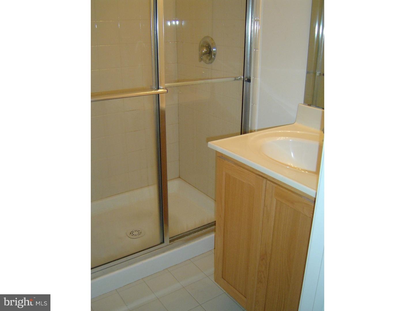 2152 Webster Street Philadelphia, PA 19146 - Photo 16 of 25 Bathroom