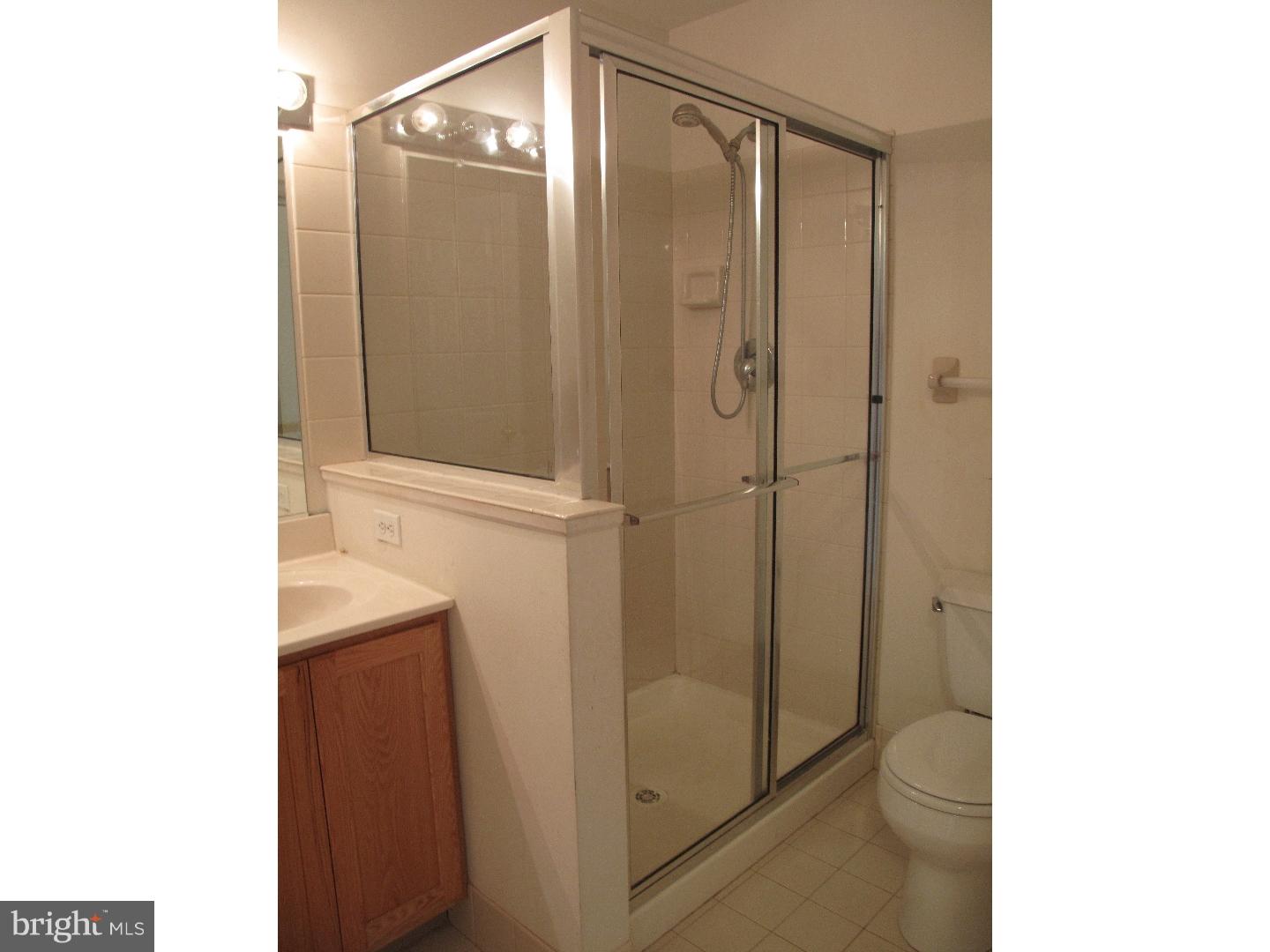 2152 Webster Street Philadelphia, PA 19146 - Photo 20 of 25 Bathroom