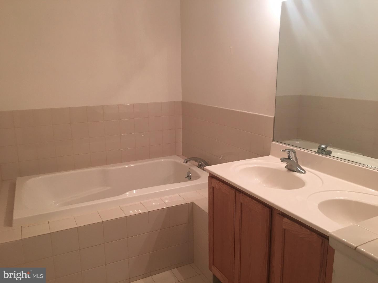 2152 Webster Street Philadelphia, PA 19146 - Photo 21 of 25 Bathroom