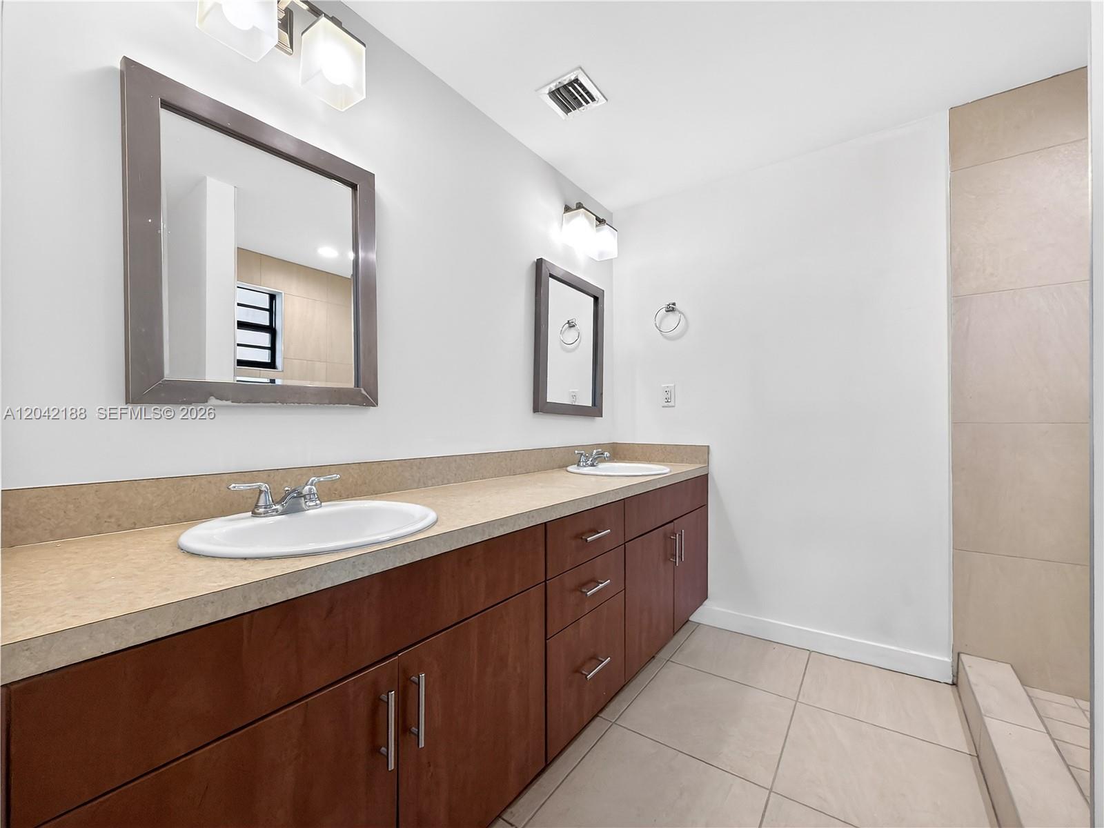 322 Southwest 18th Road Miami, FL 33129 - Photo 9 of 25