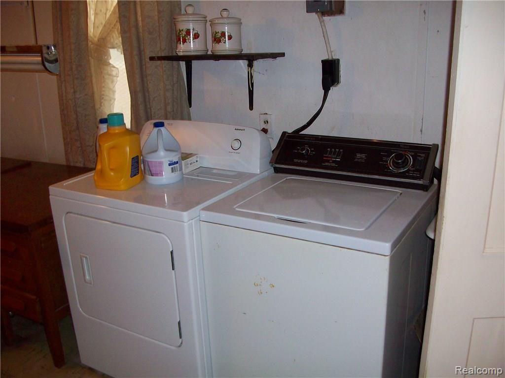 3056 North Belsay Road Flint, MI 48506 - Photo 10 of 15 100_1646.JPG