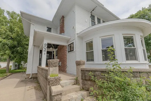 $155,000 | 902 White Street, Jackson, MN 56143