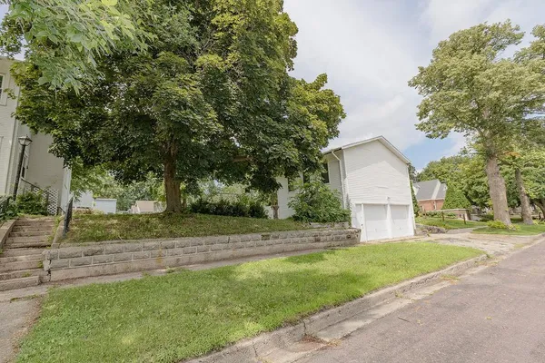 $155,000 | 902 White Street, Jackson, MN 56143