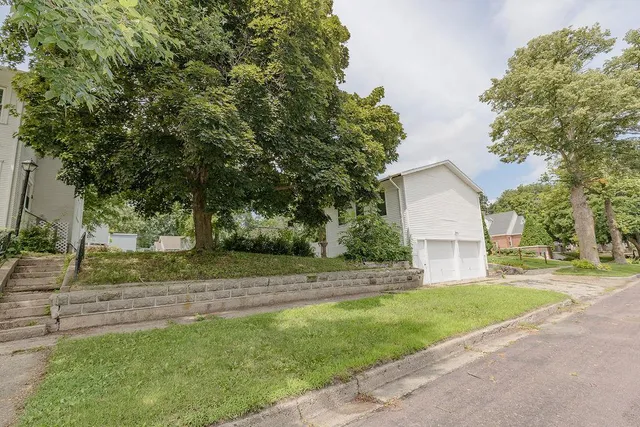 $155,000 | 902 White Street, Jackson, MN 56143