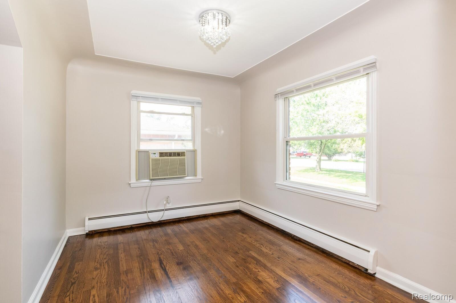 21560 Kelly Road Eastpointe, MI 48021 - Photo 9 of 23 11_DSC_8732_mls.jpg