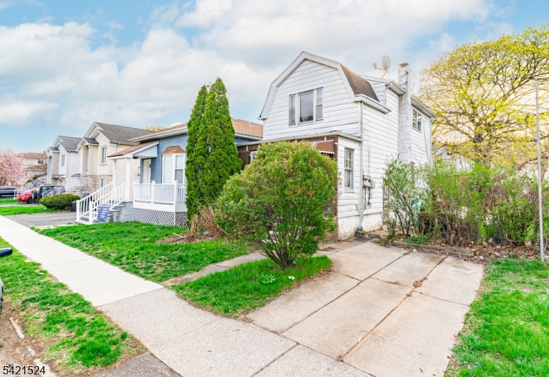 375 Westervelt Place Lodi, NJ 07644 - Photo 3 of 22