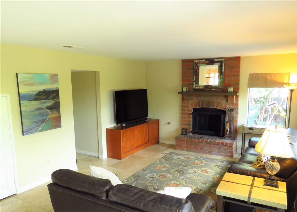 2001 Wandering Road Encinitas, CA 92024 - Photo 6 of 17