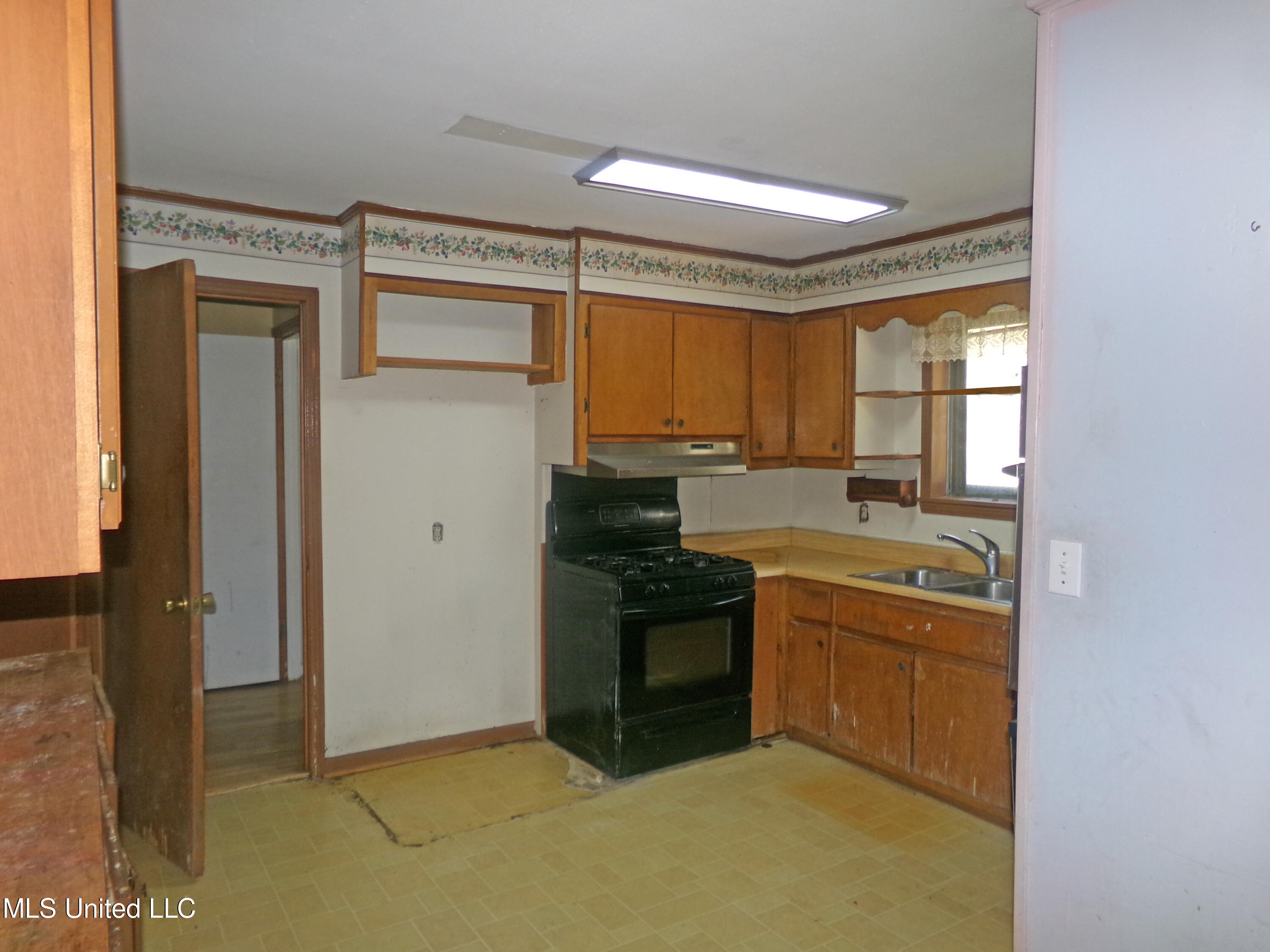 451 County Road 538 Ripley, MS 38663 - Photo 9 of 11 100_4436