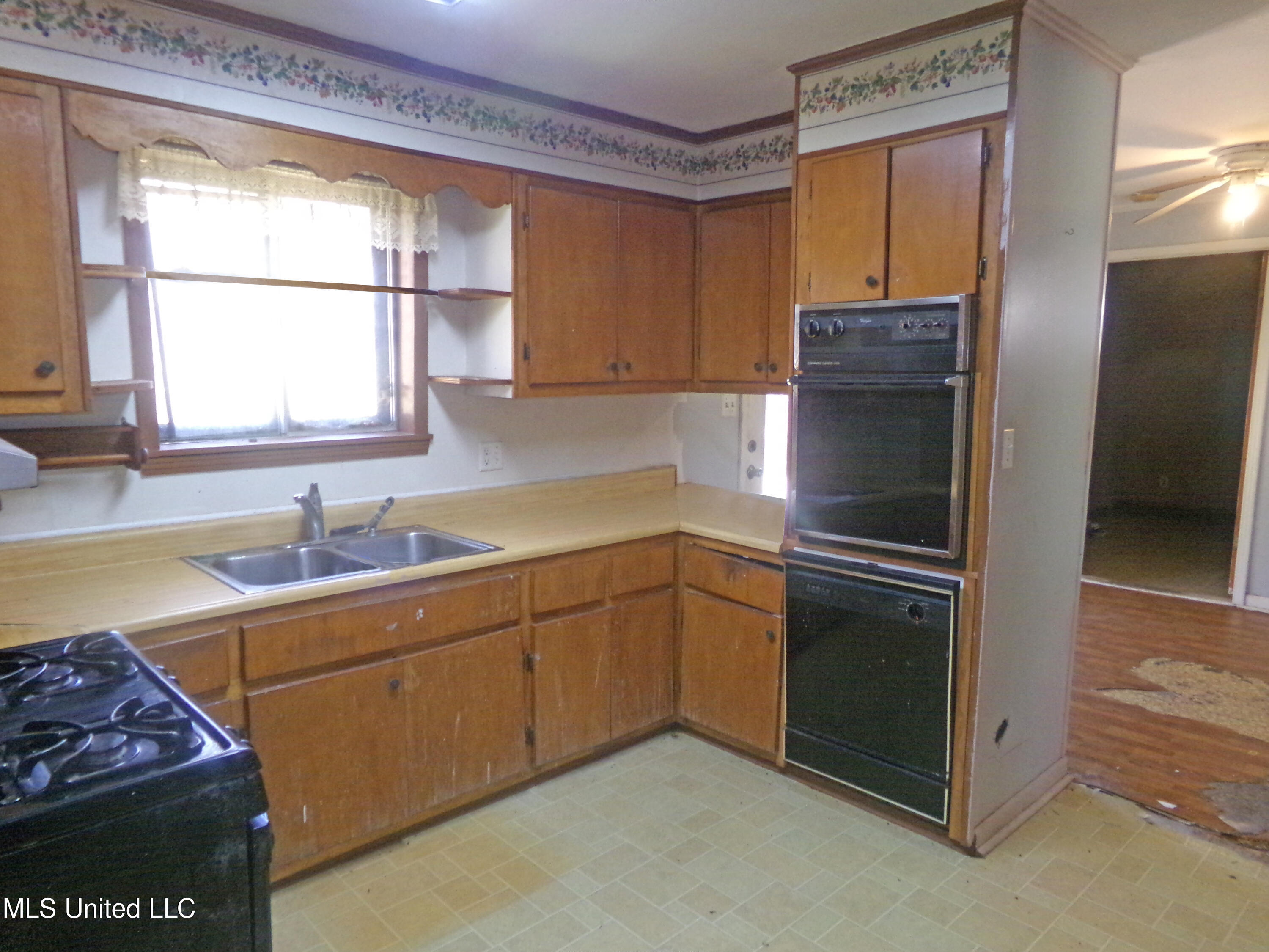 451 County Road 538 Ripley, MS 38663 - Photo 10 of 11 100_4437