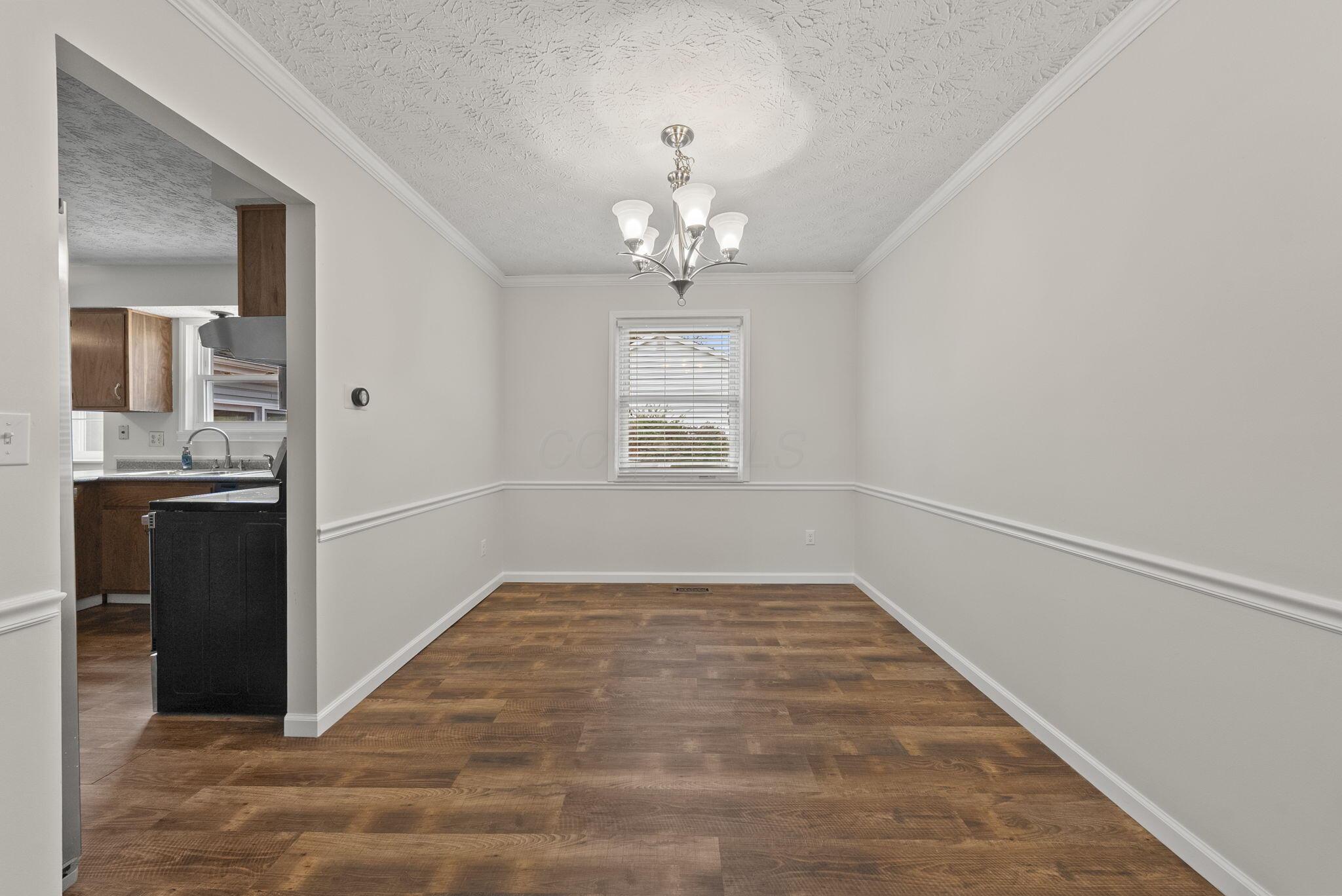 3552 Mountshannon Road Columbus, OH 43221 - Photo 9 of 36 6-web-or-mls-DSC03819