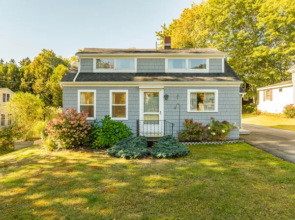 $575,000 | 9 Harden Avenue, Camden, ME 04843