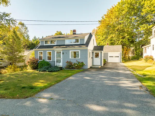 $575,000 | 9 Harden Avenue, Camden, ME 04843