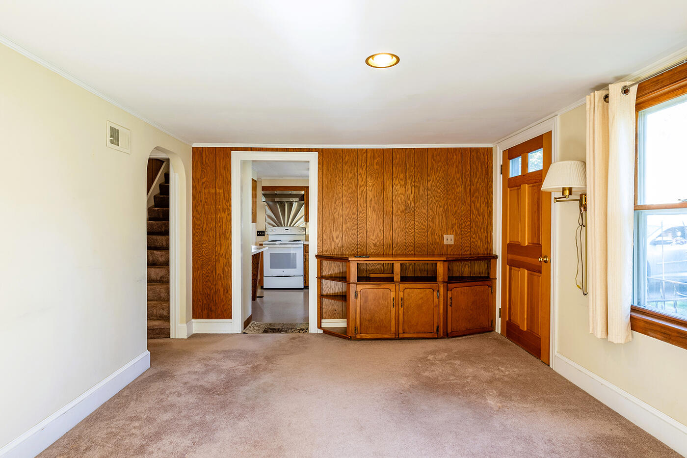 9 Harden Avenue Camden, ME 04843 - Photo 5 of 41 IMG_2370