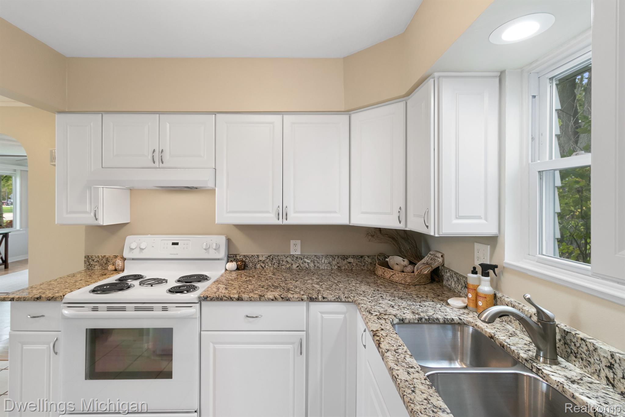 6718 Sheldon Road Belleville, MI 48111 - Photo 7 of 30 Gallery Image 7