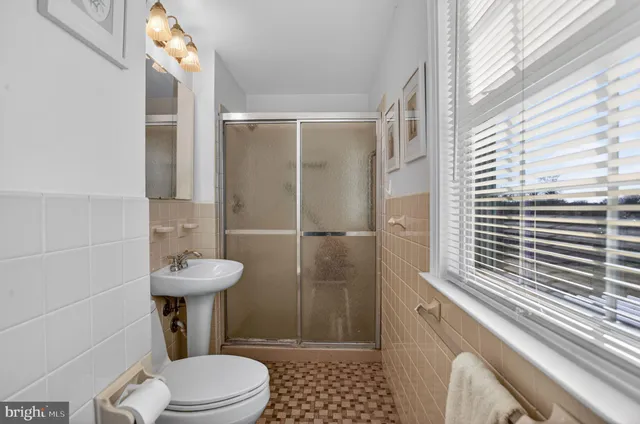 $775,000 | 1221 Thomas Drive, Fort Washington, PA 19034