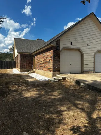 $1,475 | 6004 Parkwood Drive, Unit B, Austin, TX 78735