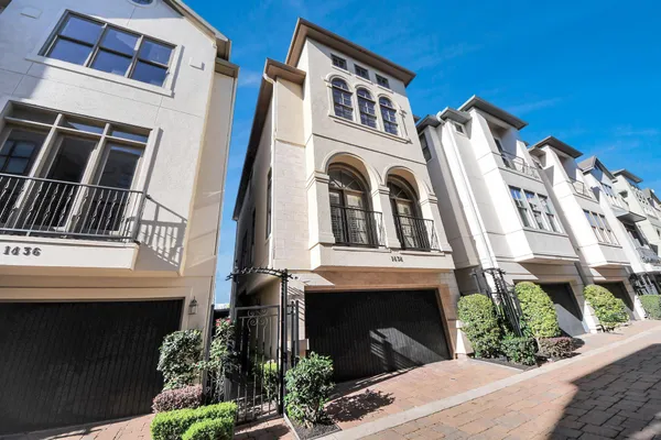 $3,000 | 1434 Wichita Street, Houston, TX 77004