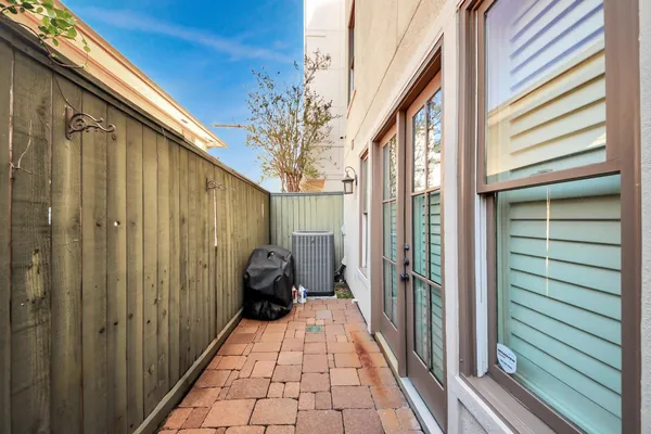 $3,000 | 1434 Wichita Street, Houston, TX 77004