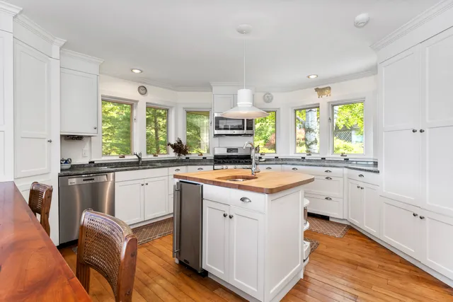 $4,400,000 | 4 Highlands (northeast Hrbr) Ln Mount, Northeast Harbor, ME 04662