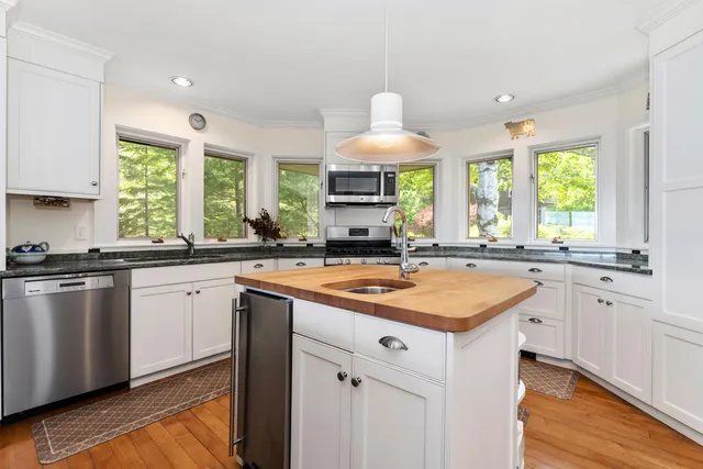 $4,400,000 | 4 Highlands (northeast Hrbr) Ln Mount, Northeast Harbor, ME 04662