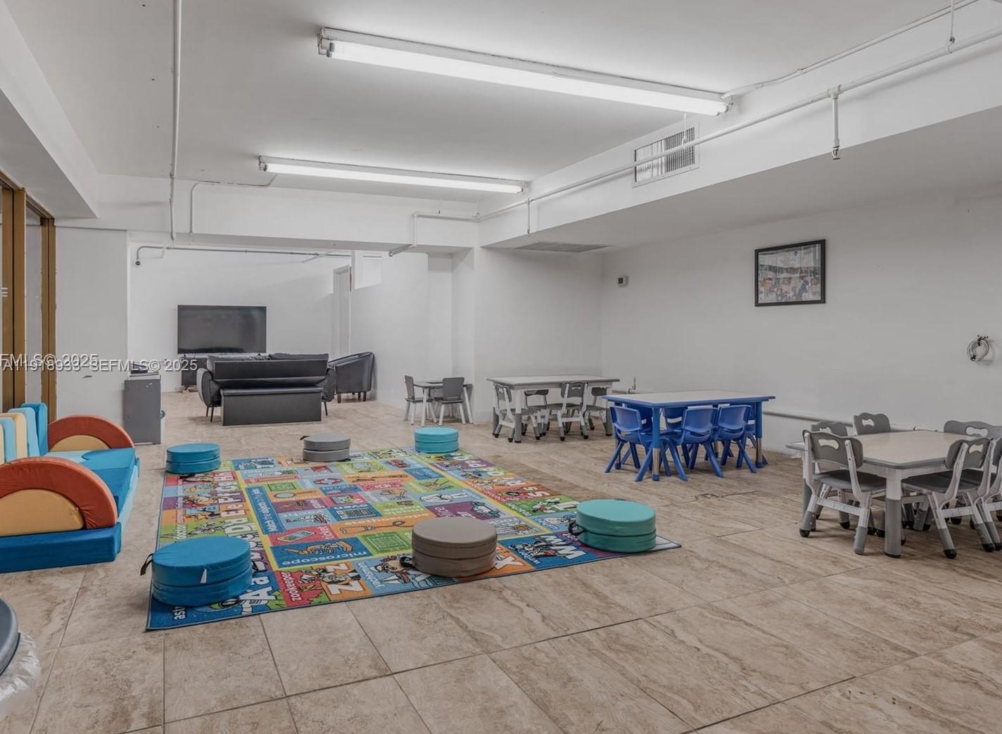 100 Lincoln Road, Unit 1027 Miami Beach, FL 33139 - Photo 20 of 27