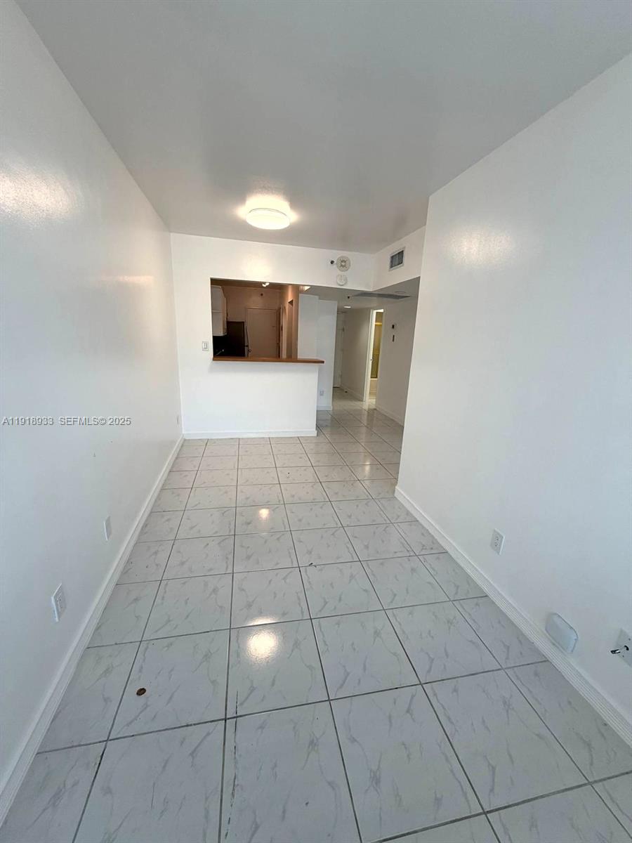 100 Lincoln Road, Unit 1027 Miami Beach, FL 33139 - Photo 4 of 27