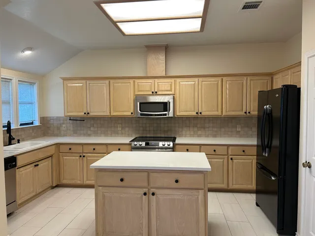 $2,350 | 160 Turkey Run, Marble Falls, TX 78654