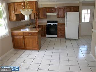 1111 Laurel Road Edgewater Park, NJ 08010 - Photo 4 of 11 Gallery Image 4