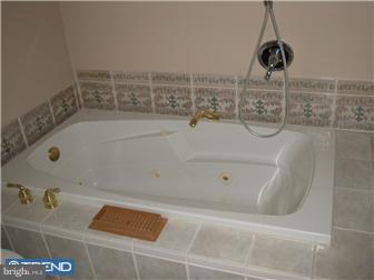 1111 Laurel Road Edgewater Park, NJ 08010 - Photo 10 of 11 Gallery Image 10