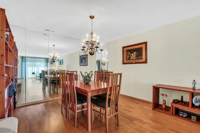 $285,000 | 7601 Lincoln Avenue, Unit 511, Skokie, IL 60077