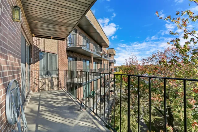 $285,000 | 7601 Lincoln Avenue, Unit 511, Skokie, IL 60077