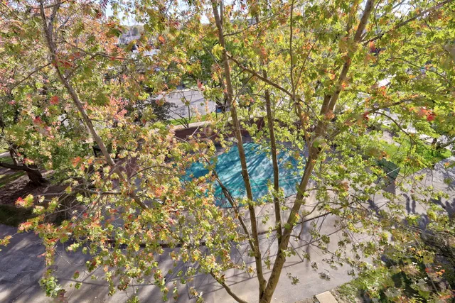 $285,000 | 7601 Lincoln Avenue, Unit 511, Skokie, IL 60077